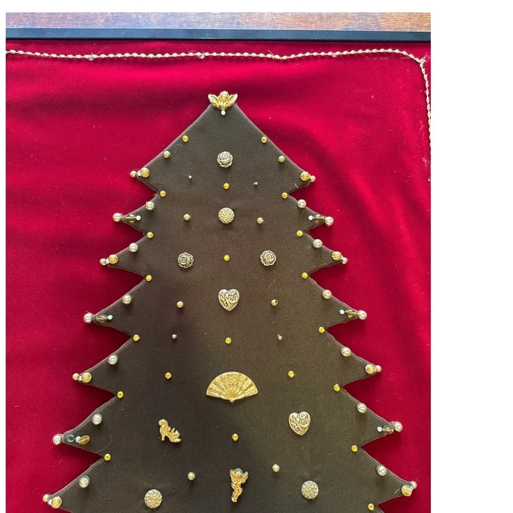 Vintage Framed Costume Jewelry Christmas Tree Art Red Velvet Holiday Wall Decor - Picture 5 of 13